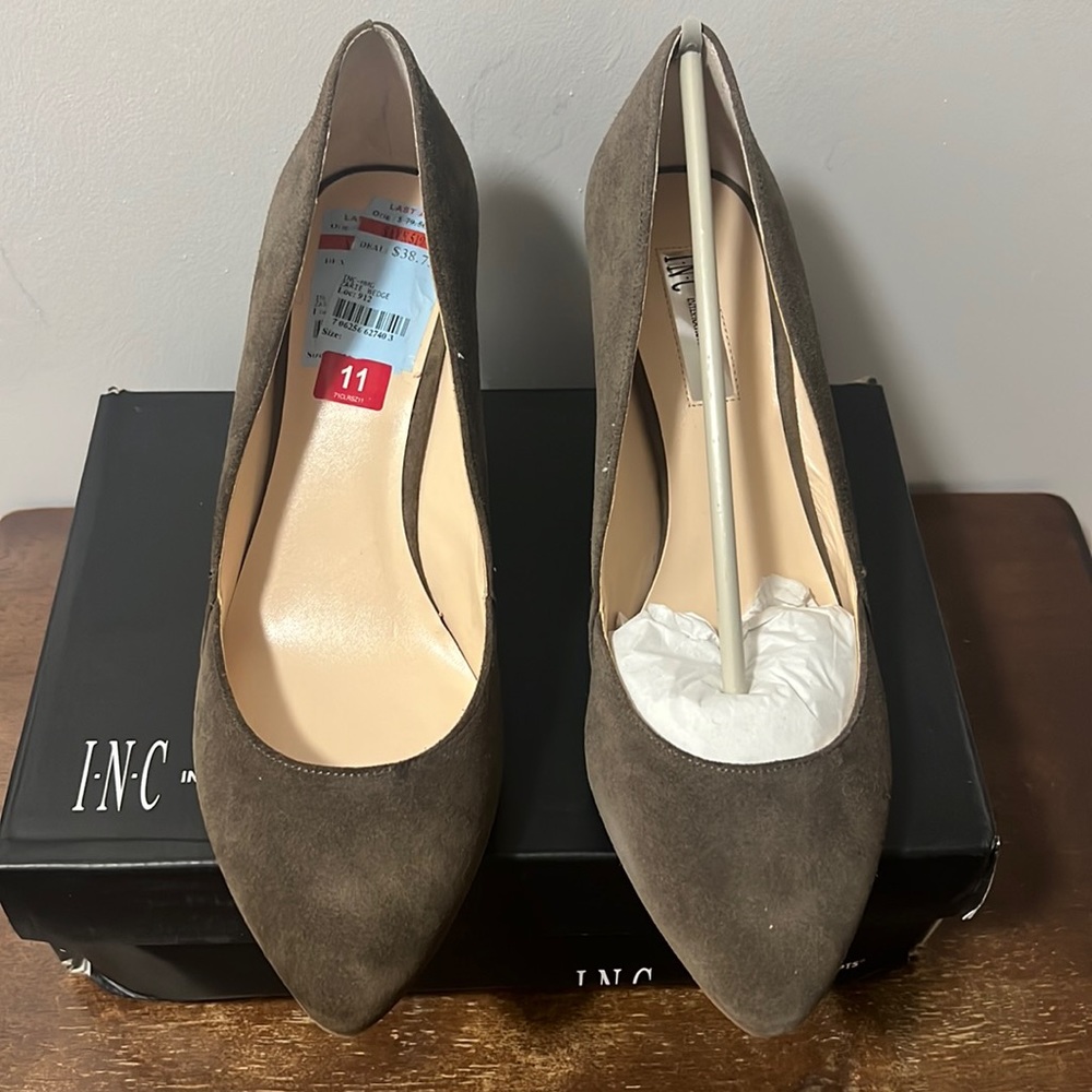 INC Mushroom Suede Wedge Shoe. NWT, Size 11
